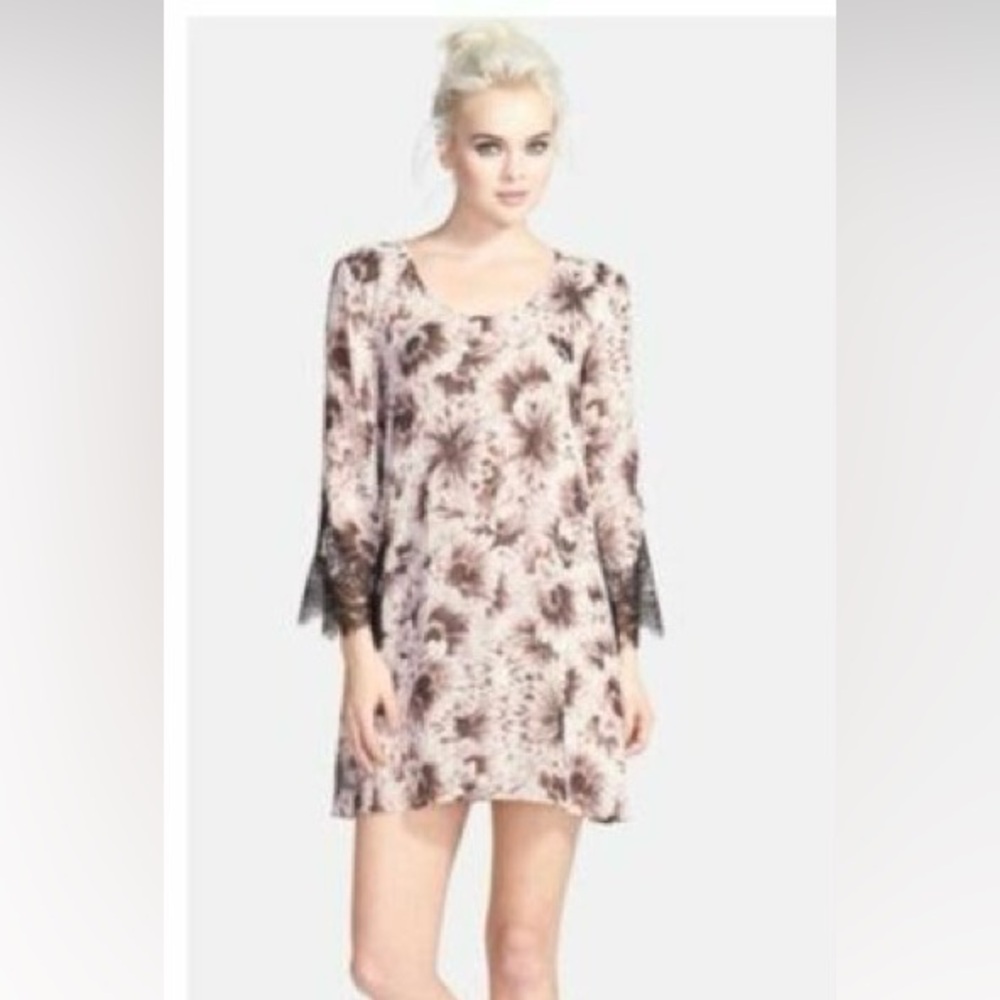 WOMEN’S PURPLE AND BLACK ASTR FLORAL DRESS